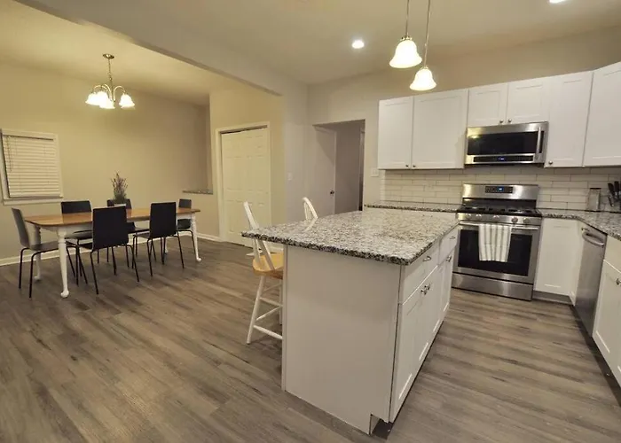 Housepitality - Franklinton Manor - Spacious Сasa de vacaciones Columbus
