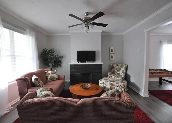 Housepitality - Franklinton Manor - Spacious *
